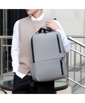 Mochila Multifunções 15.6'', Impermeável, com Ranhura para cabo USB para Carregamento - Cinza