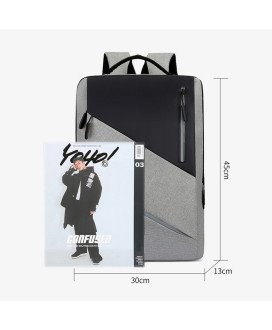 Mochila Multifunções 15.6'', Impermeável, com Ranhura para cabo USB para Carregamento Lateral - Preta