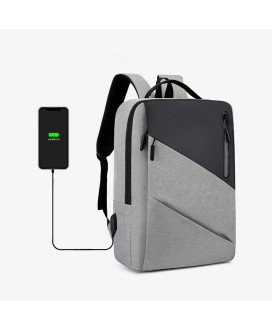 Mochila Multifunções 15.6'', Impermeável, com Ranhura para cabo USB para Carregamento Lateral - Preta